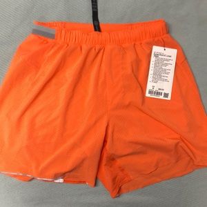 Men’s medium lulu running shorts